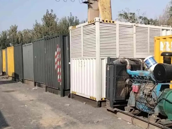 夏邑200KW柴油发电机机组每小时油耗是多少？